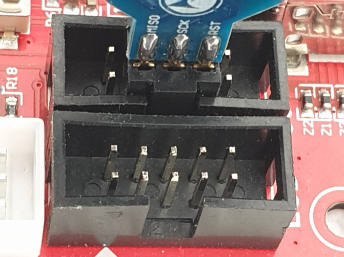 Detailansicht der Stecker, 6-PIN-SPI-Adapter an ANET 1.7 Board